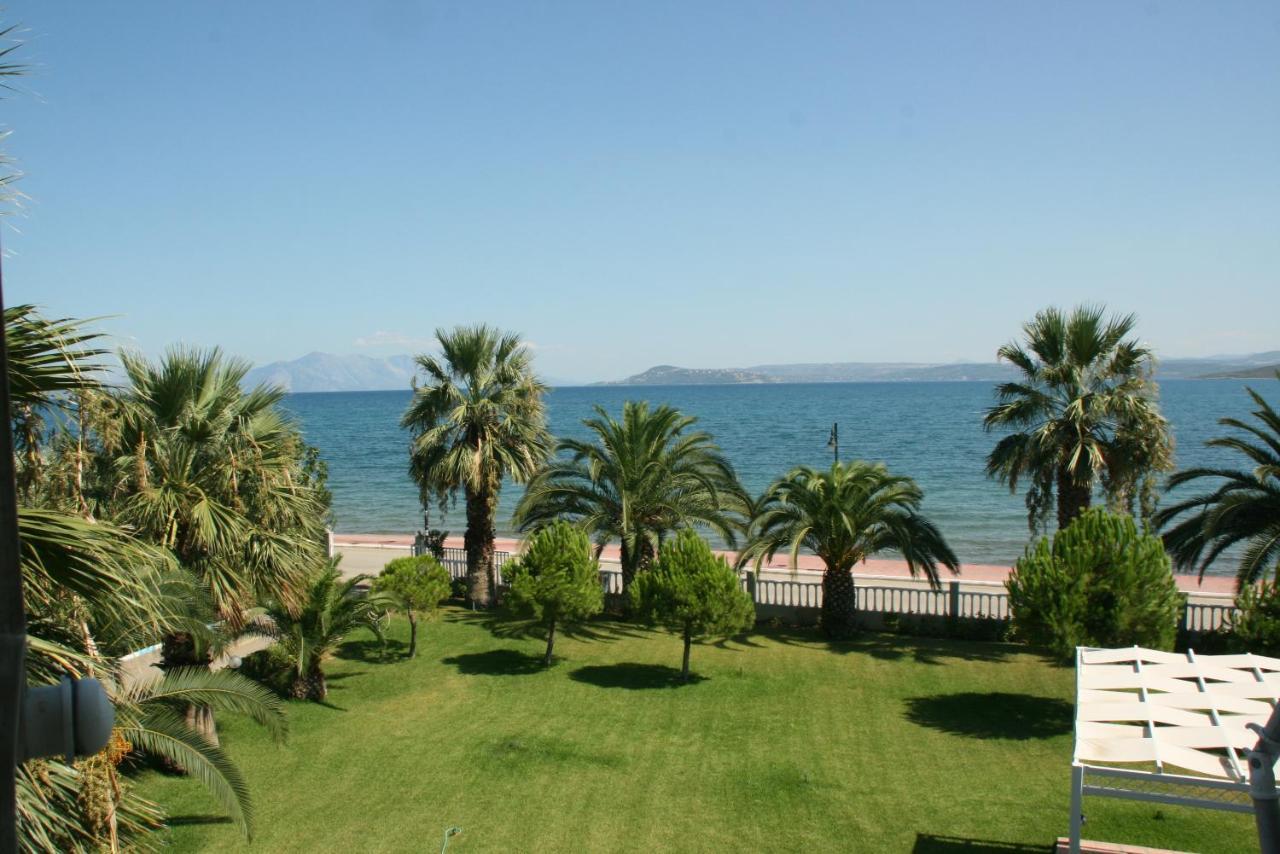 Batis Hotel Livanátai Екстериор снимка