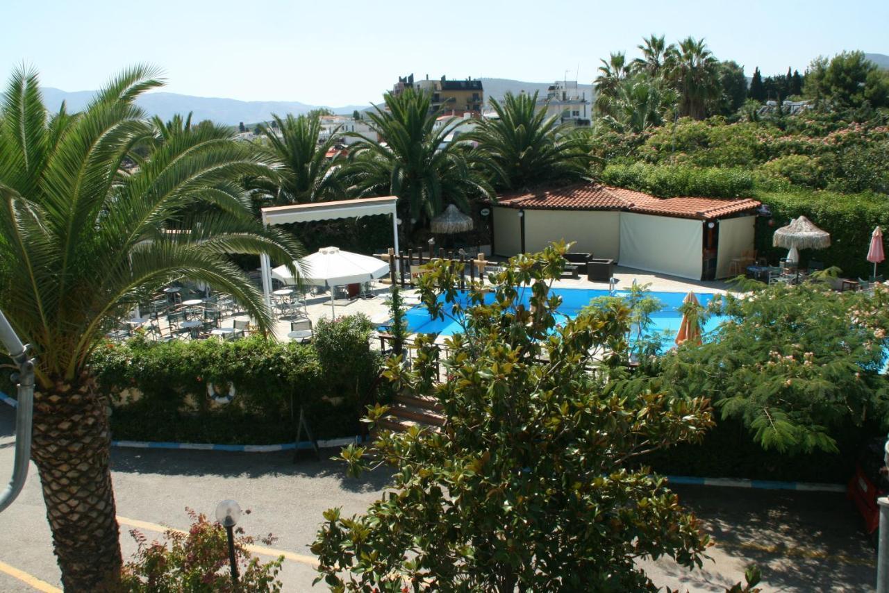Batis Hotel Livanátai Екстериор снимка